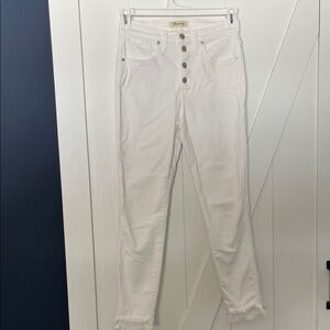 Madewell 10” high-rise white button-fly white jeans with step hem, size 27 🩷
